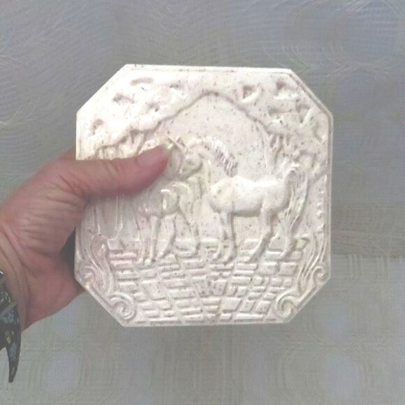 Unicorn Trinket Dish Lidded Speckled Ecru Glazed Square Shaped For Jewelry - Picture 6 of 6